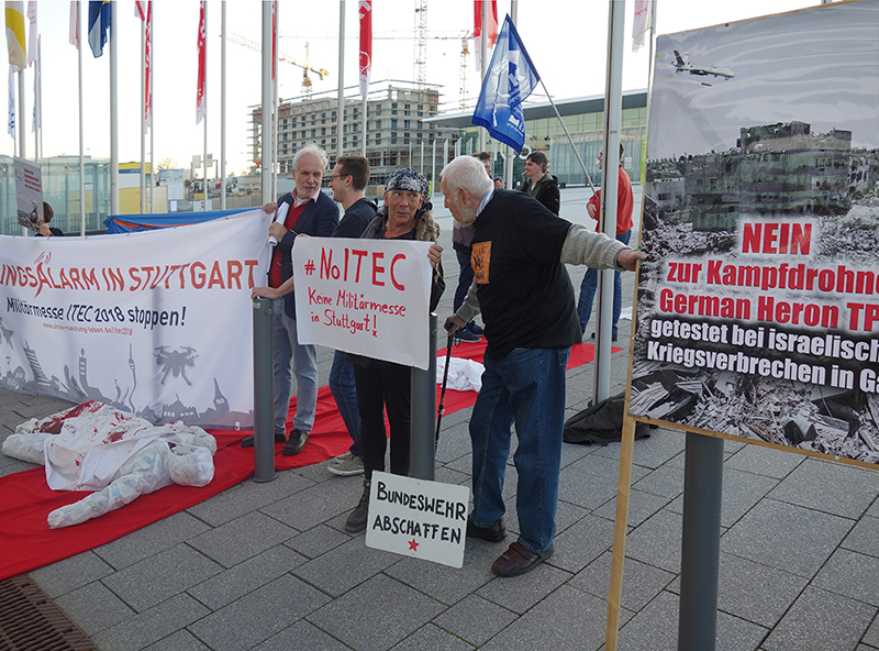 Protest gegen die ITEC Rüstungsmesse in Stuttgart
